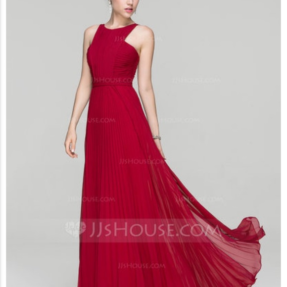 Dresses & Skirts - Evening dress-never worn!